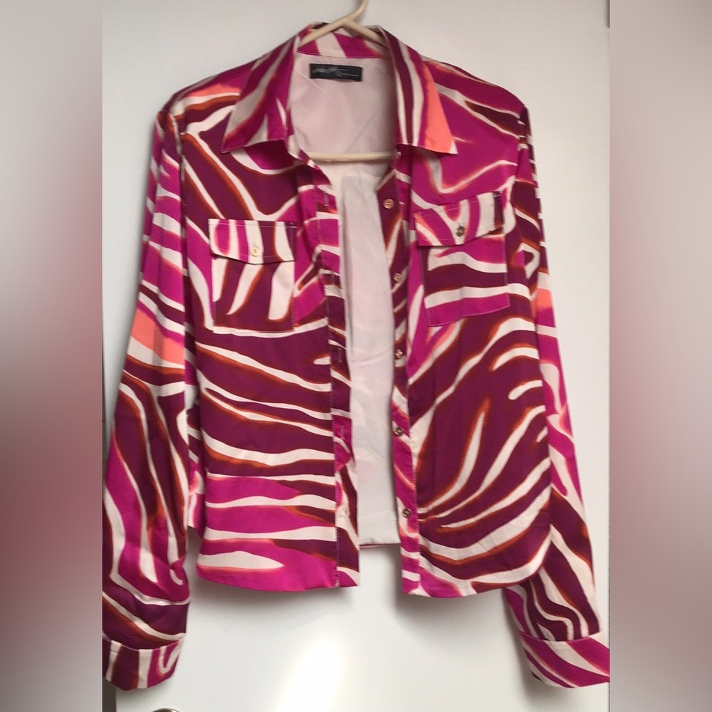 NWOT Fabulous Pink 60s-vibe Blouse. Sz Small but is oversized. CA boutique.